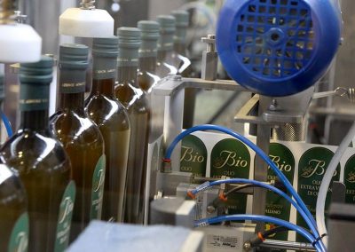 Produzione olio biologico. Vendita olio Bio in bottiglia.
